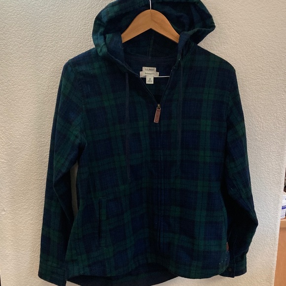 L.L. Bean Other - L.L. Bean Green and Blue Plaid Hooded light Jacket zipper M camping